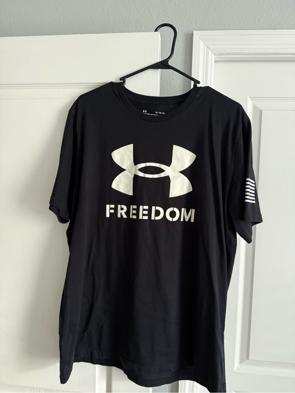 Under Armour Black Short Sleeve 'Freedom' Logo Tee
